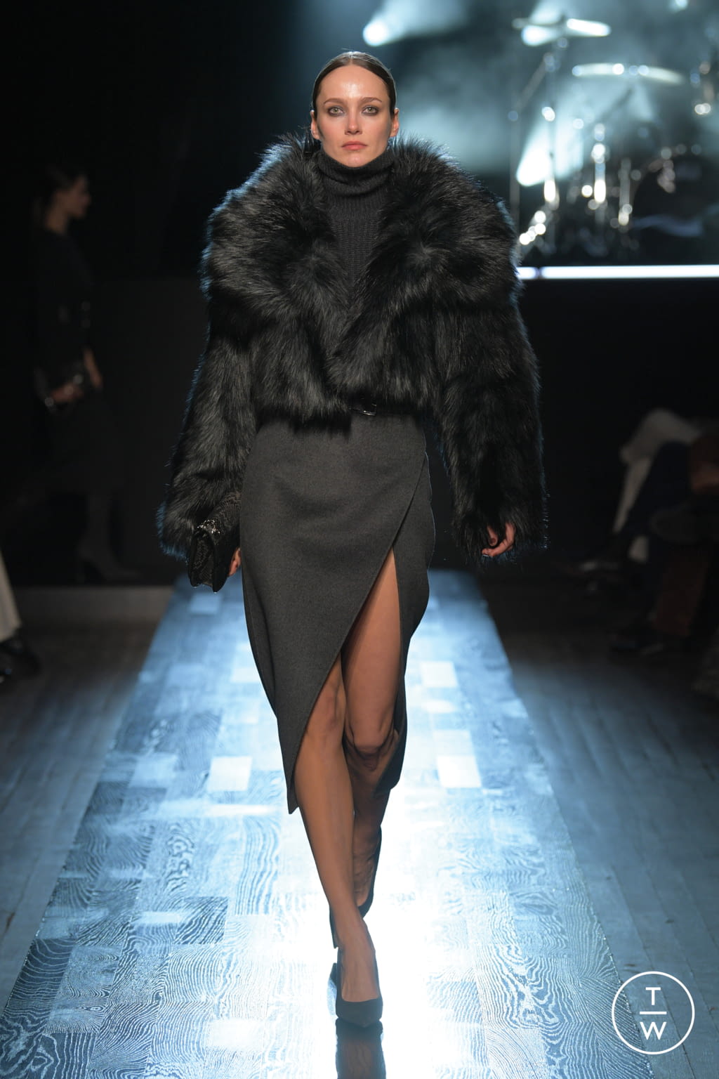 Fashion Week New York Fall/Winter 2022 look 31 from the Michael Kors Collection collection womenswear