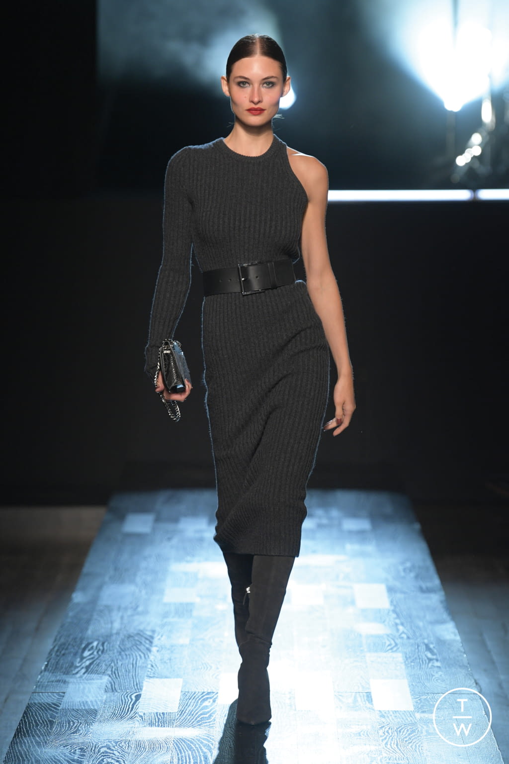 Fashion Week New York Fall/Winter 2022 look 32 de la collection Michael Kors Collection womenswear
