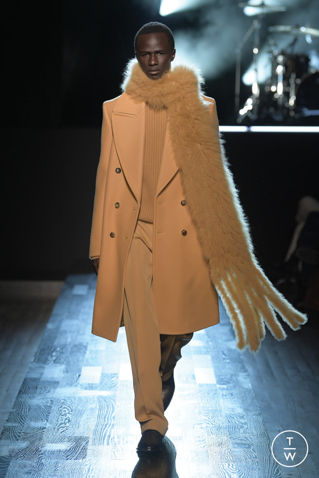 Fashion Week New York Fall/Winter 2022 look 4 de la collection Michael Kors Collection womenswear
