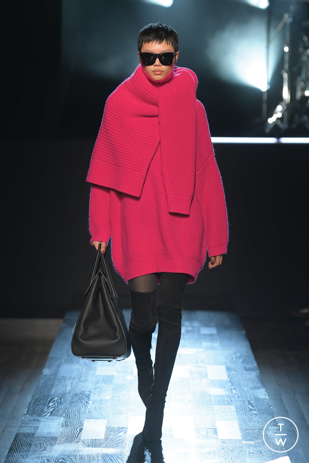 Fashion Week New York Fall/Winter 2022 look 40 de la collection Michael Kors Collection womenswear