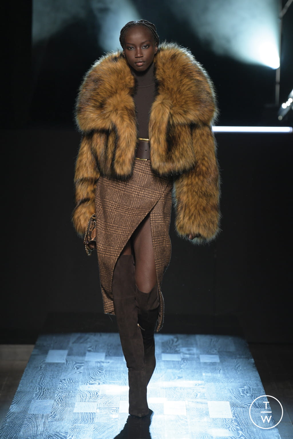 Fashion Week New York Fall/Winter 2022 look 5 de la collection Michael Kors Collection womenswear