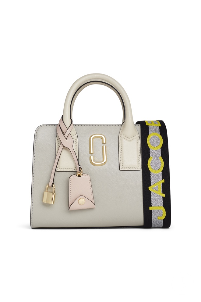 Fashion Week New York Fall/Winter 2018 look 2 from the Marc Jacobs collection womenswear accessories