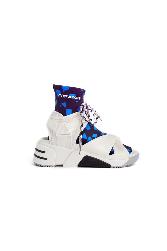 Fashion Week New York Fall/Winter 2018 look 159 from the Marc Jacobs collection womenswear accessories