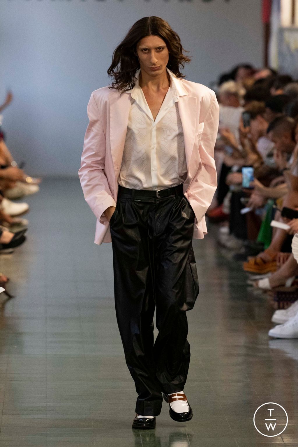 Fashion Week Milan Spring/Summer 2023 look 1 from the Family First collection 男装