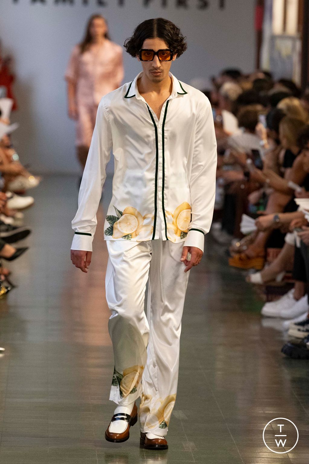 Fashion Week Milan Spring/Summer 2023 look 11 from the Family First collection 男装