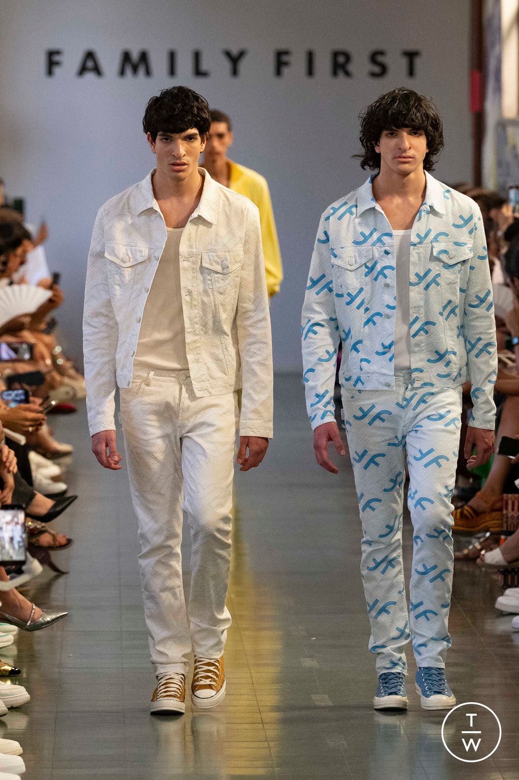 Fashion Week Milan Spring/Summer 2023 look 25 from the Family First collection 男装