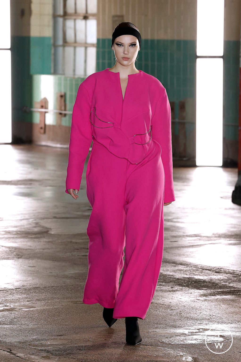 Fashion Week London Fall/Winter 2023 look 32 from the Fashion East collection womenswear