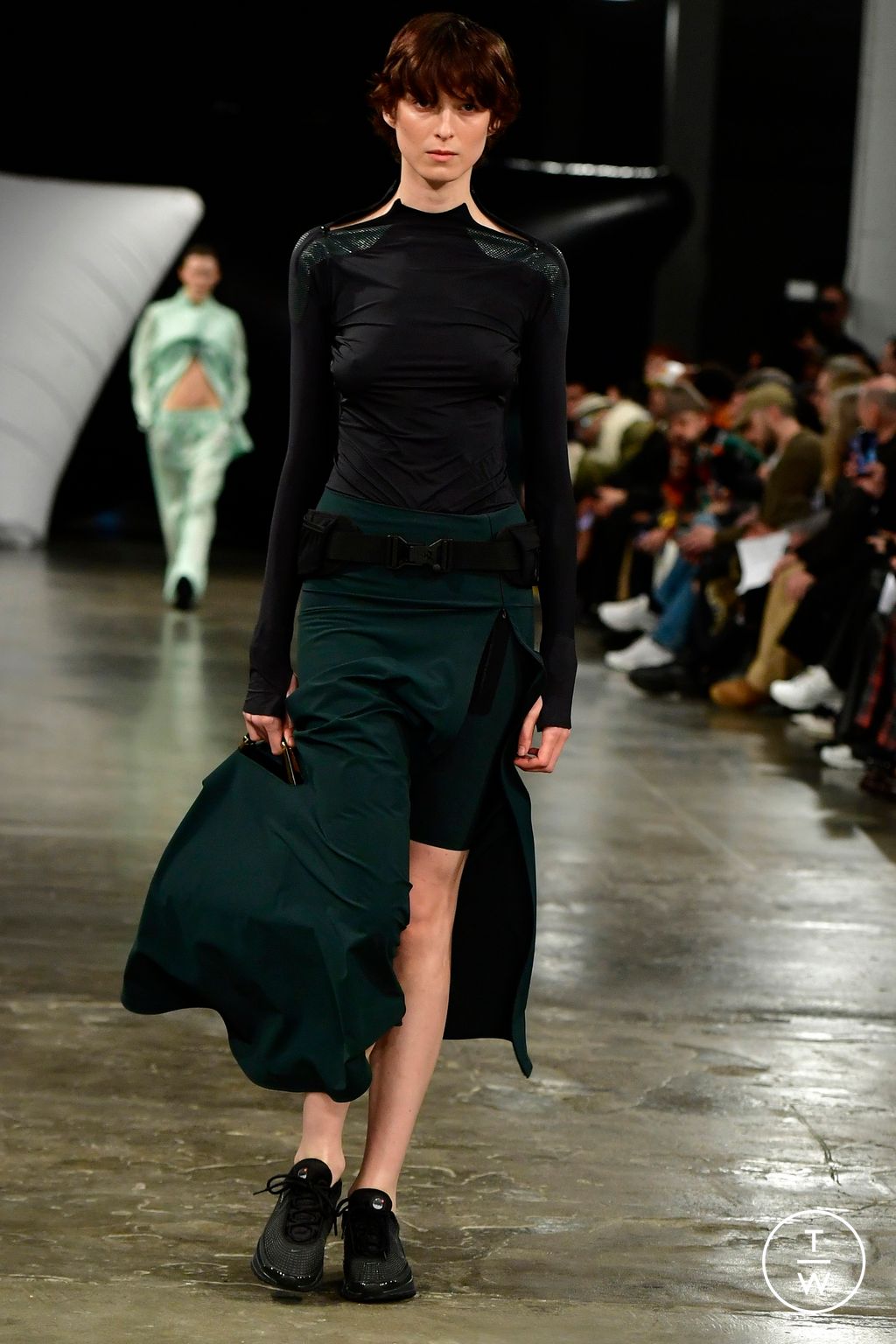 Fashion Week London Fall/Winter 2024 look 14 from the Fashion East collection 女装