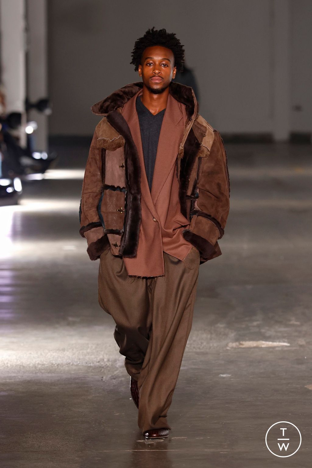 Fashion Week London Fall/Winter 2025 look 1 de la collection Fashion East womenswear