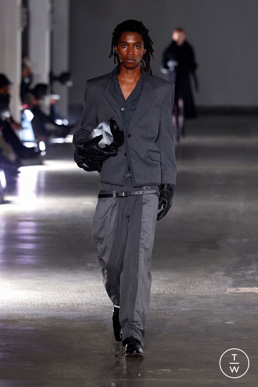 Fashion Week London Fall/Winter 2025 look 17 de la collection Fashion East womenswear