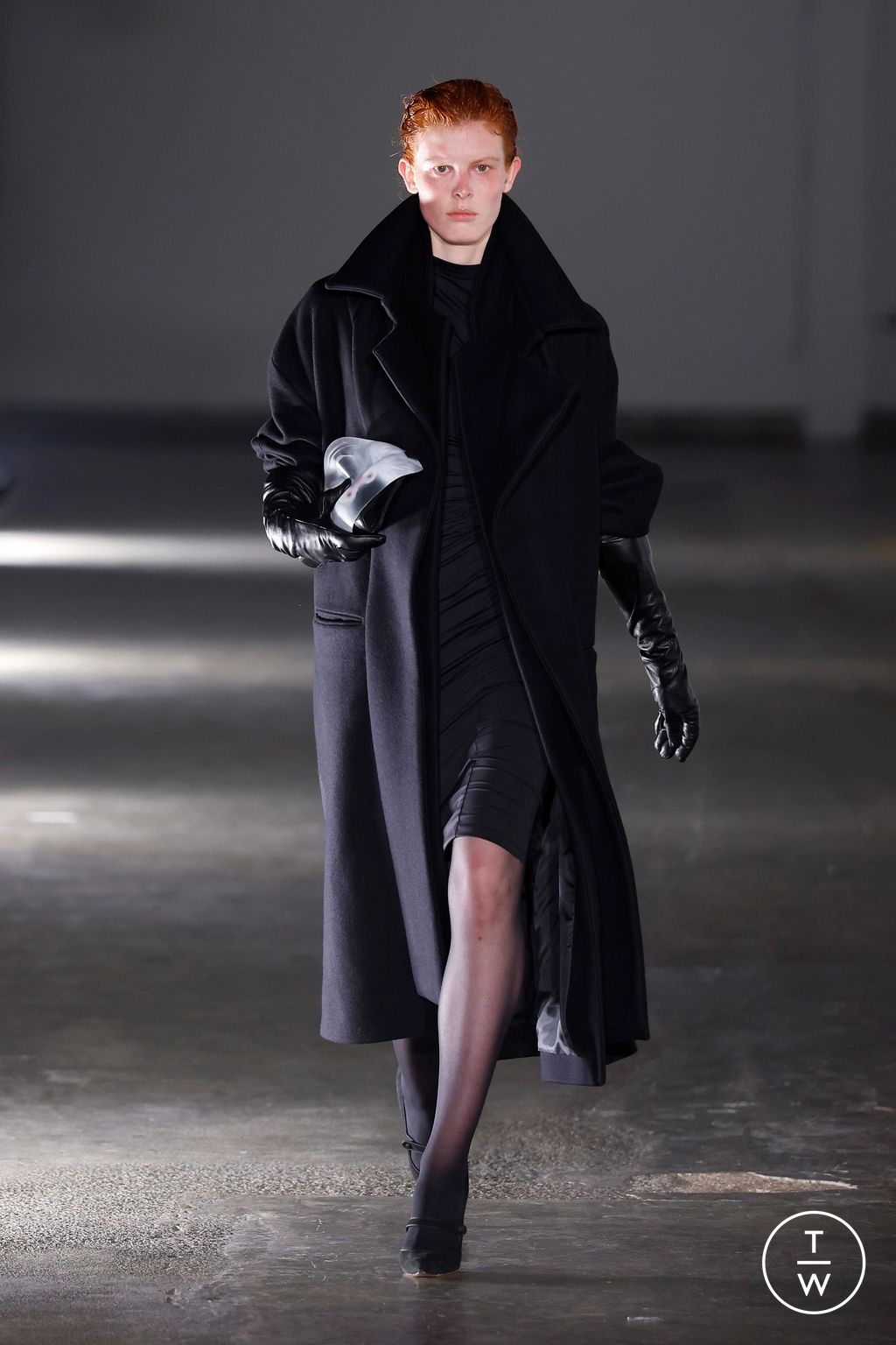 Fashion Week London Fall/Winter 2025 look 18 de la collection Fashion East womenswear