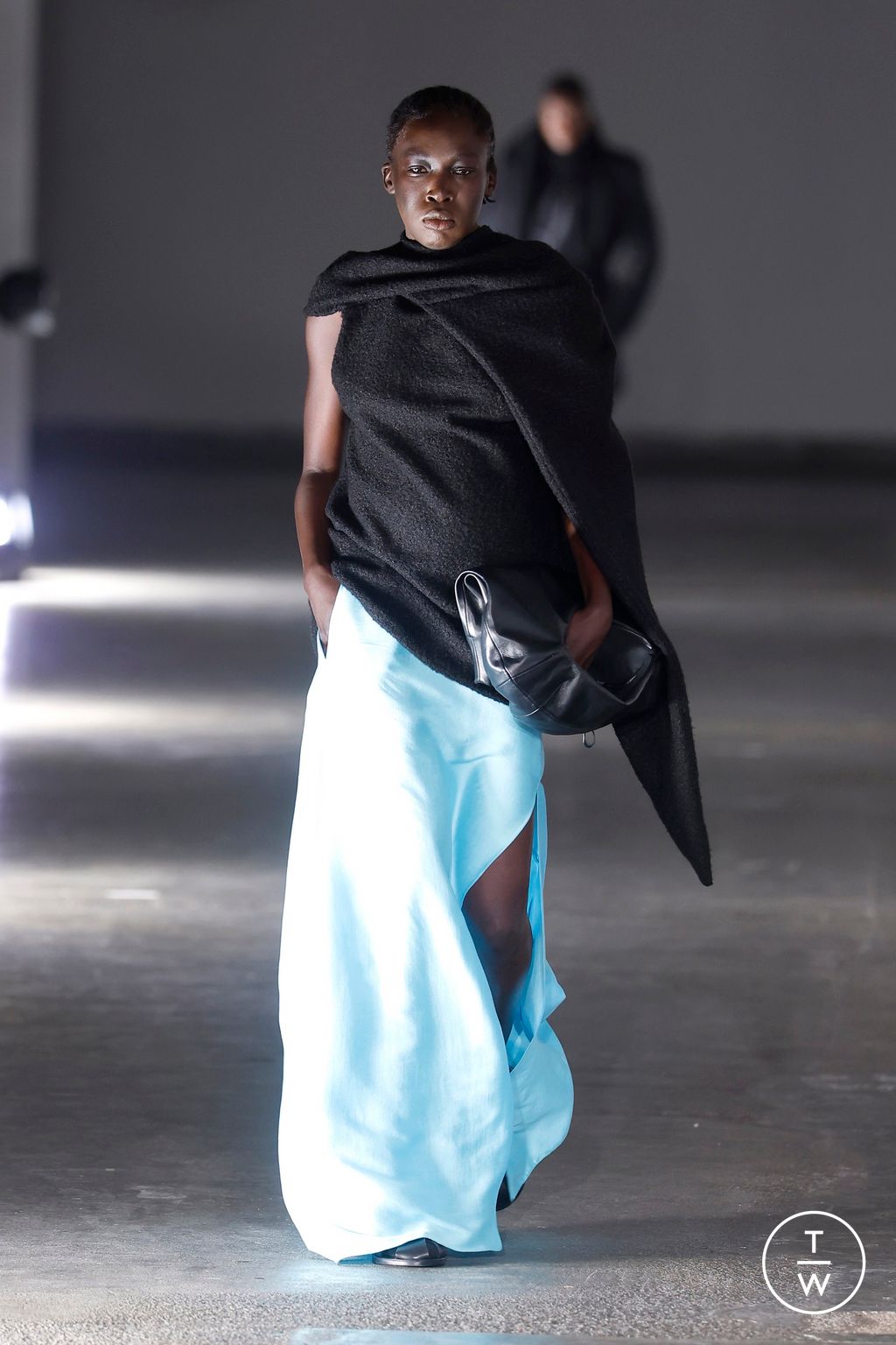 Fashion Week London Fall/Winter 2025 look 20 from the Fashion East collection 女装