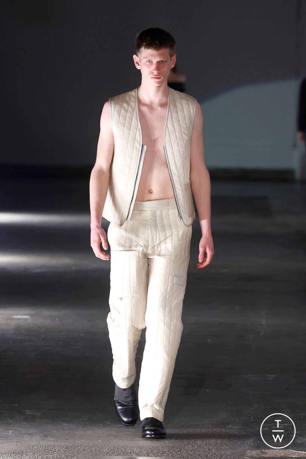 Fashion Week London Fall/Winter 2025 look 38 de la collection Fashion East womenswear