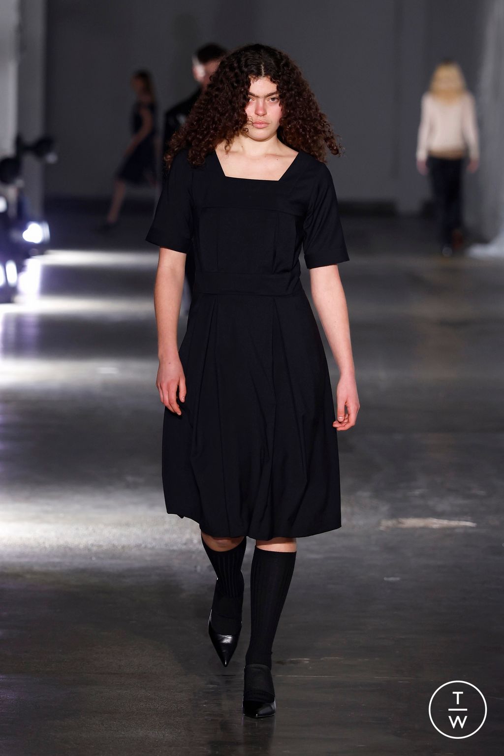 Fashion Week London Fall/Winter 2025 look 43 from the Fashion East collection 女装