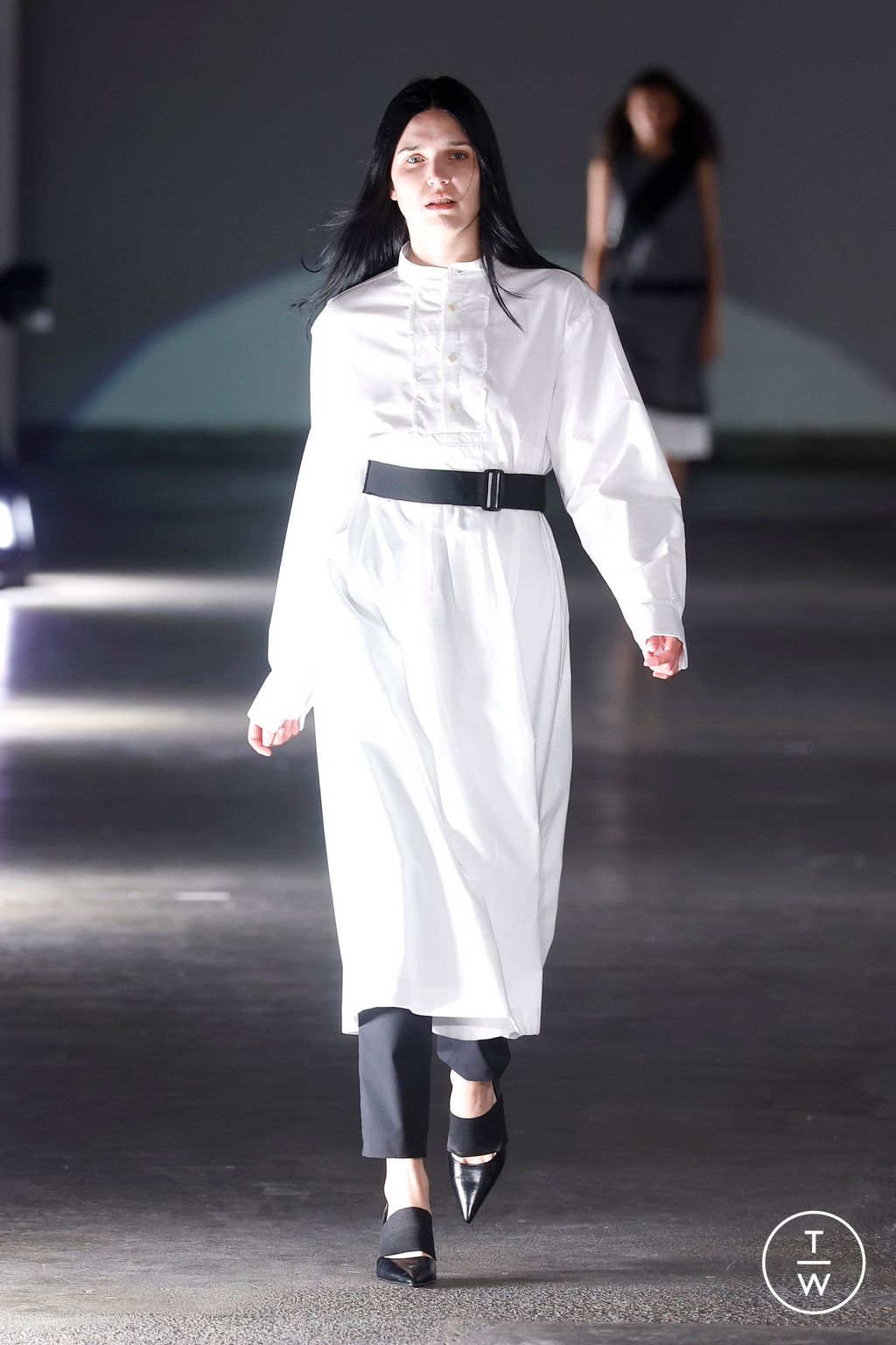 Fashion Week London Fall/Winter 2025 look 50 de la collection Fashion East womenswear