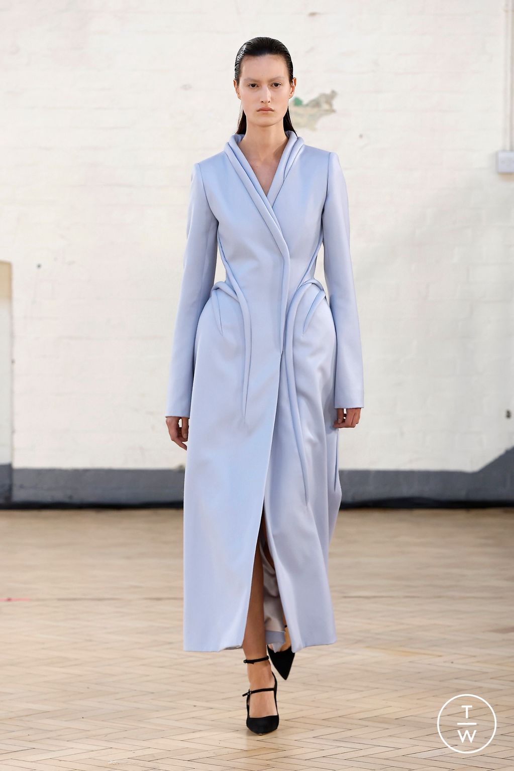 Fashion Week London Spring/Summer 2024 look 26 from the Fashion East collection 女装