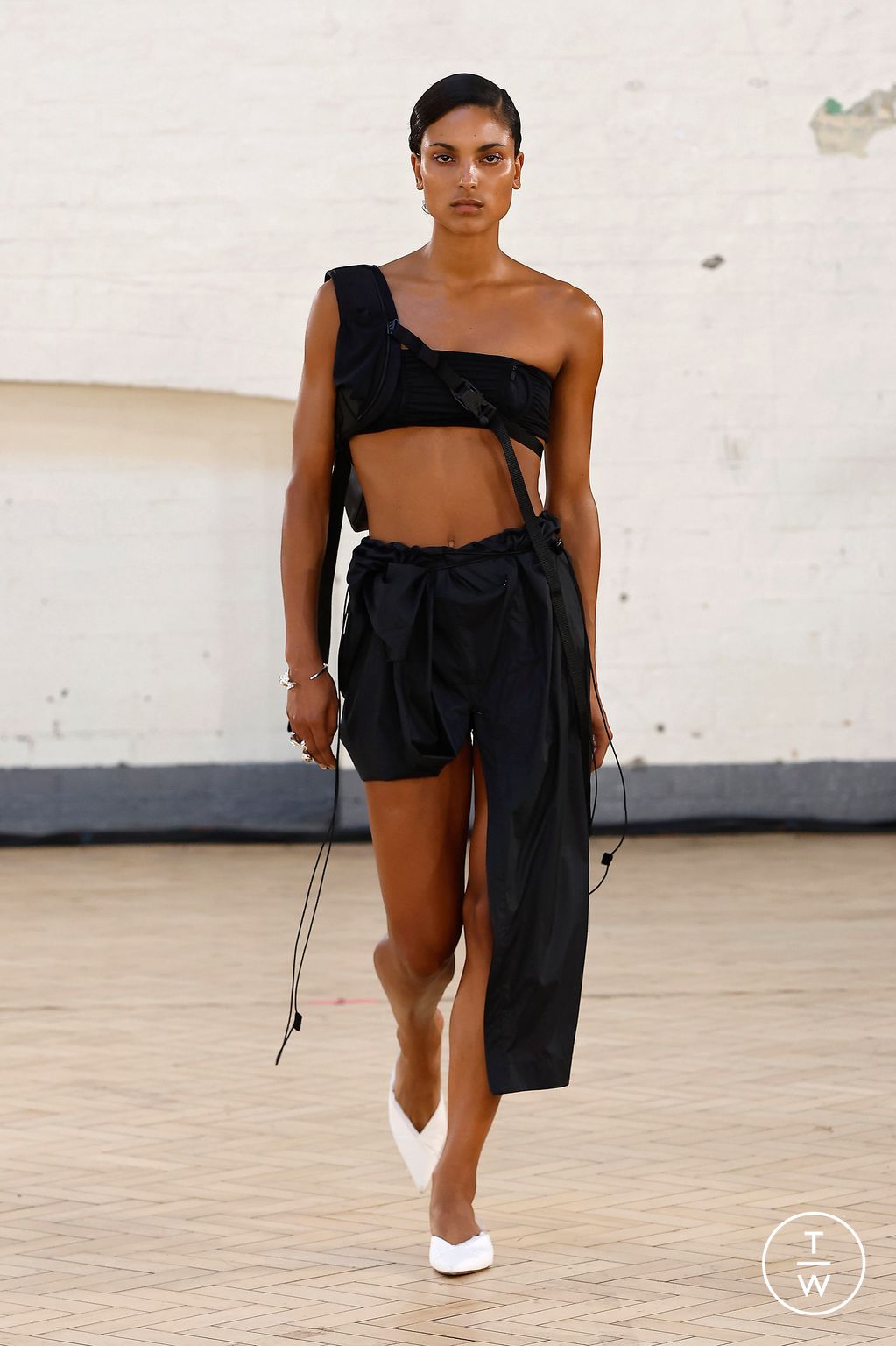 Fashion Week London Spring/Summer 2024 look 32 from the Fashion East collection womenswear