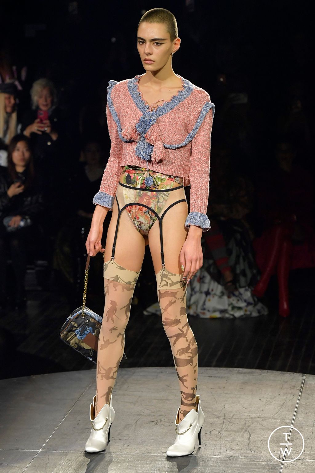 Fashion Week Paris Spring/Summer 2023 look 27 from the Andreas Kronthaler for Vivienne Westwood collection womenswear