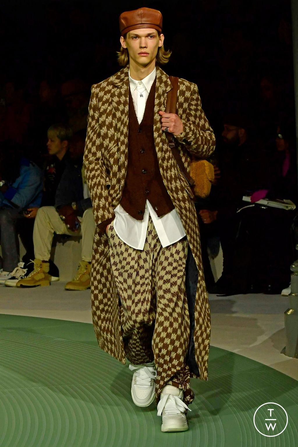 Fashion Week Paris Fall/Winter 2023 look 41 from the Amiri collection 男装