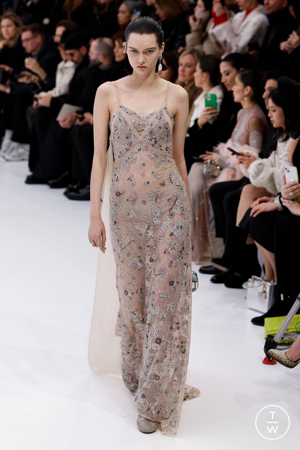 Fashion Week Paris Spring/Summer 2023 look 39 de la collection Fendi couture