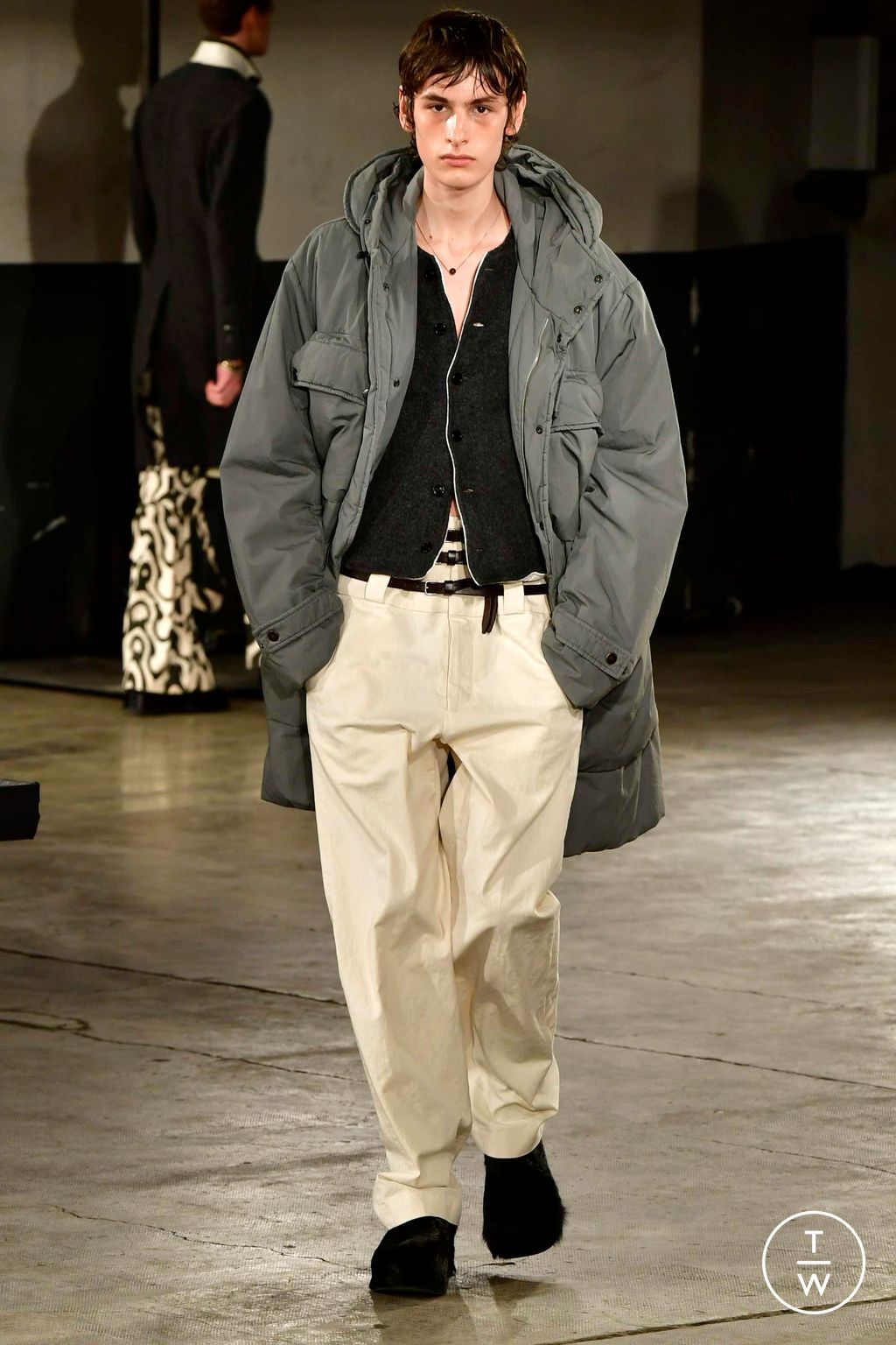 Fashion Week Paris Fall/Winter 2023 look 27 from the Dries Van Noten collection menswear