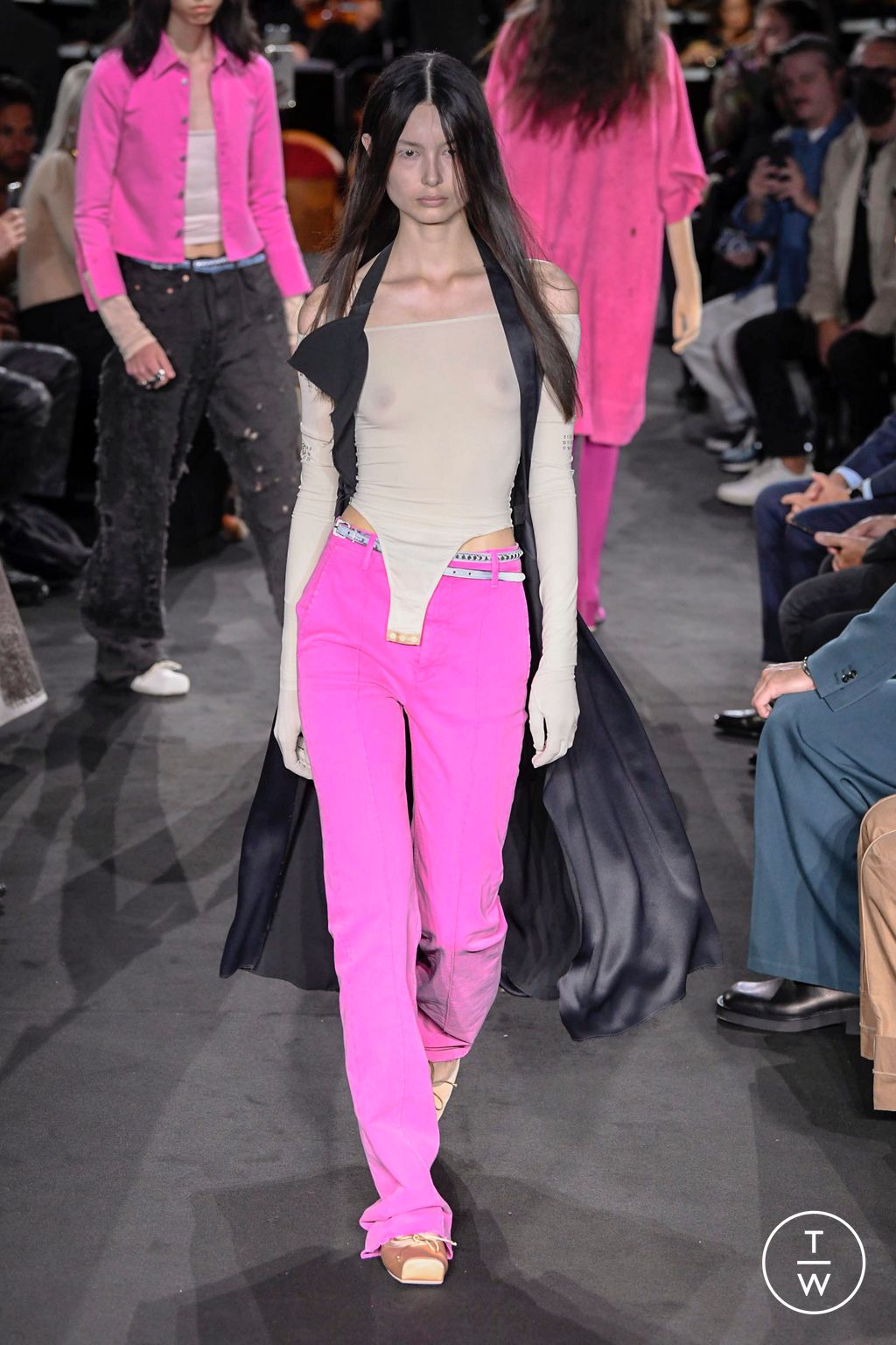Fashion Week Milan Spring/Summer 2023 look 34 from the MM6 Maison Margiela collection womenswear