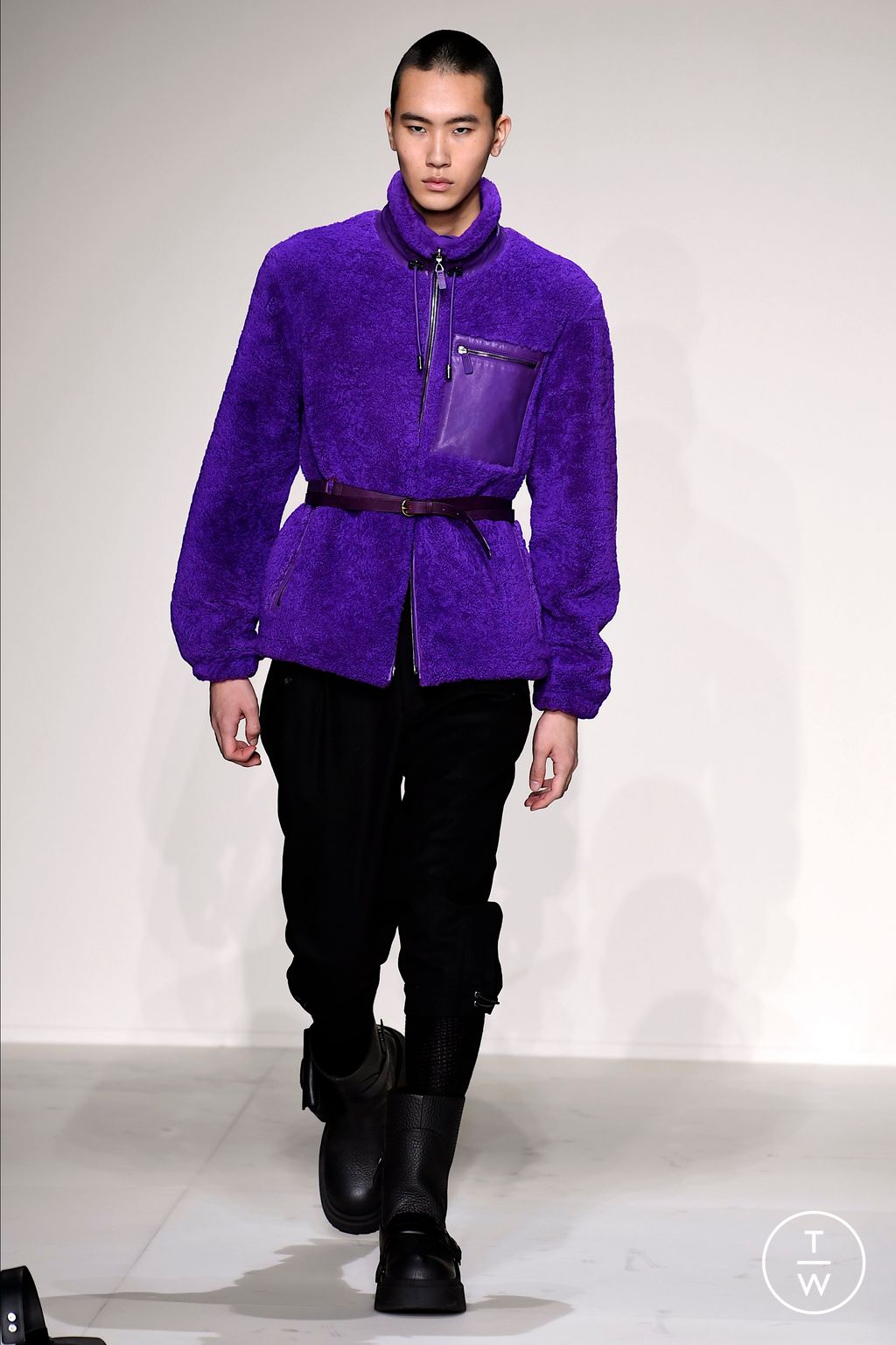 Fashion Week Milan Fall/Winter 2023 look 67 de la collection Emporio Armani menswear