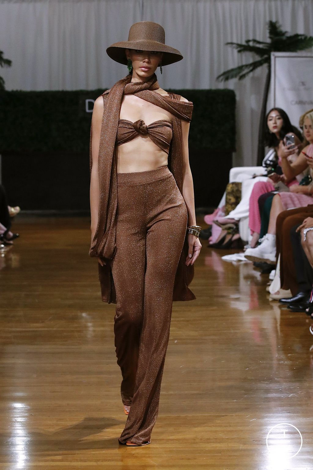 Fashion Week New York Spring/Summer 2023 look 4 from the Dur Doux collection womenswear