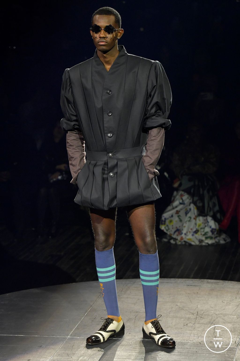 Fashion Week Paris Spring/Summer 2023 look 3 from the Andreas Kronthaler for Vivienne Westwood collection womenswear