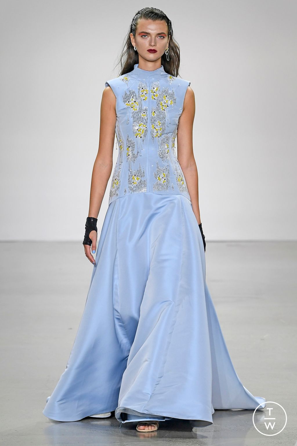 Fashion Week New York Spring/Summer 2023 look 34 from the Bibhu Mohapatra collection womenswear