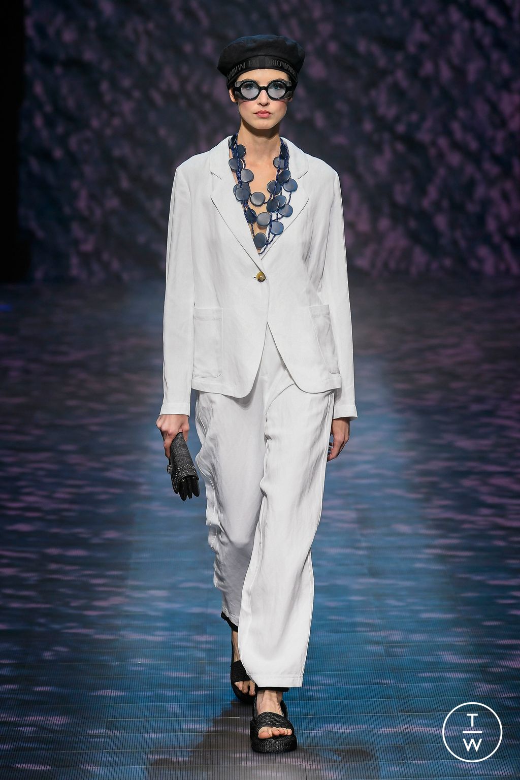Fashion Week Milan Spring/Summer 2023 look 20 from the Emporio Armani collection womenswear