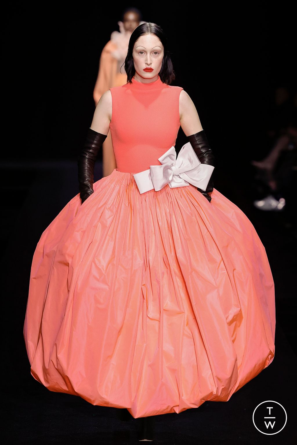 Fashion Week Paris Spring/Summer 2023 look 11 from the Valentino collection couture