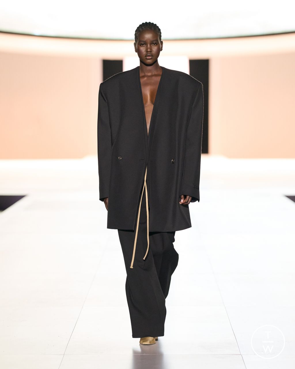 Fashion Week New York Fall/Winter 2023 look 5 from the Fear of God collection womenswear