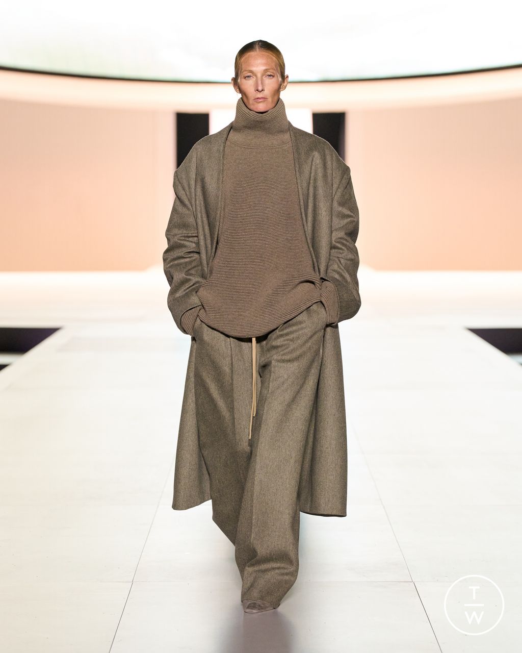 Fashion Week New York Fall/Winter 2023 look 9 from the Fear of God collection 女装