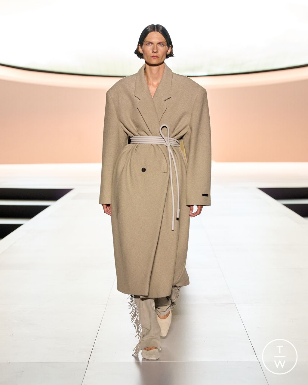 Fashion Week New York Fall/Winter 2023 look 13 from the Fear of God collection 女装