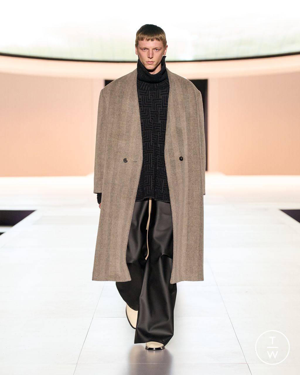 Fashion Week New York Fall/Winter 2023 look 15 from the Fear of God collection womenswear