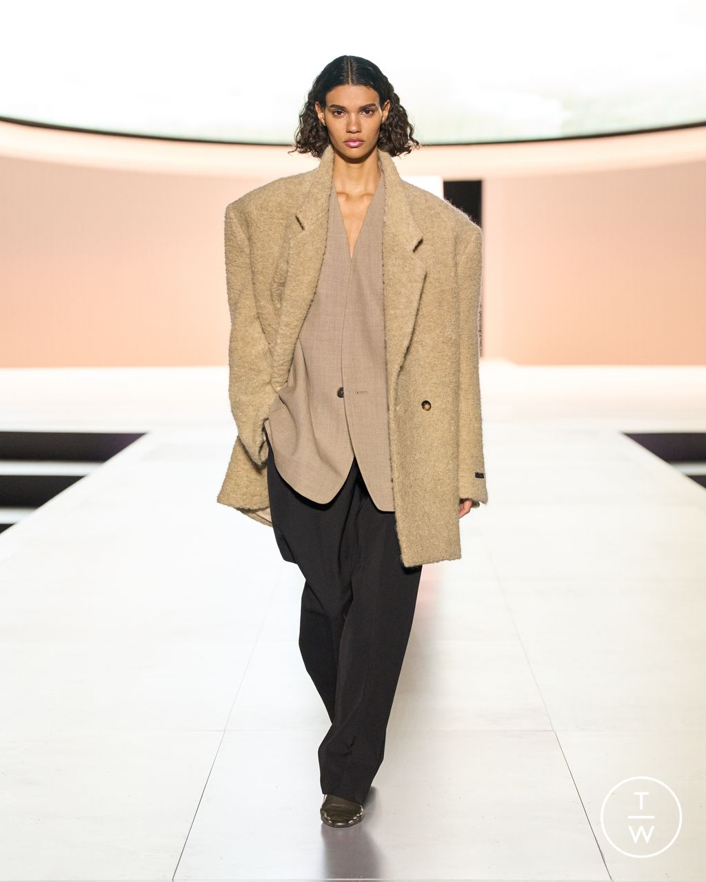 Fashion Week New York Fall/Winter 2023 look 18 de la collection Fear of God womenswear