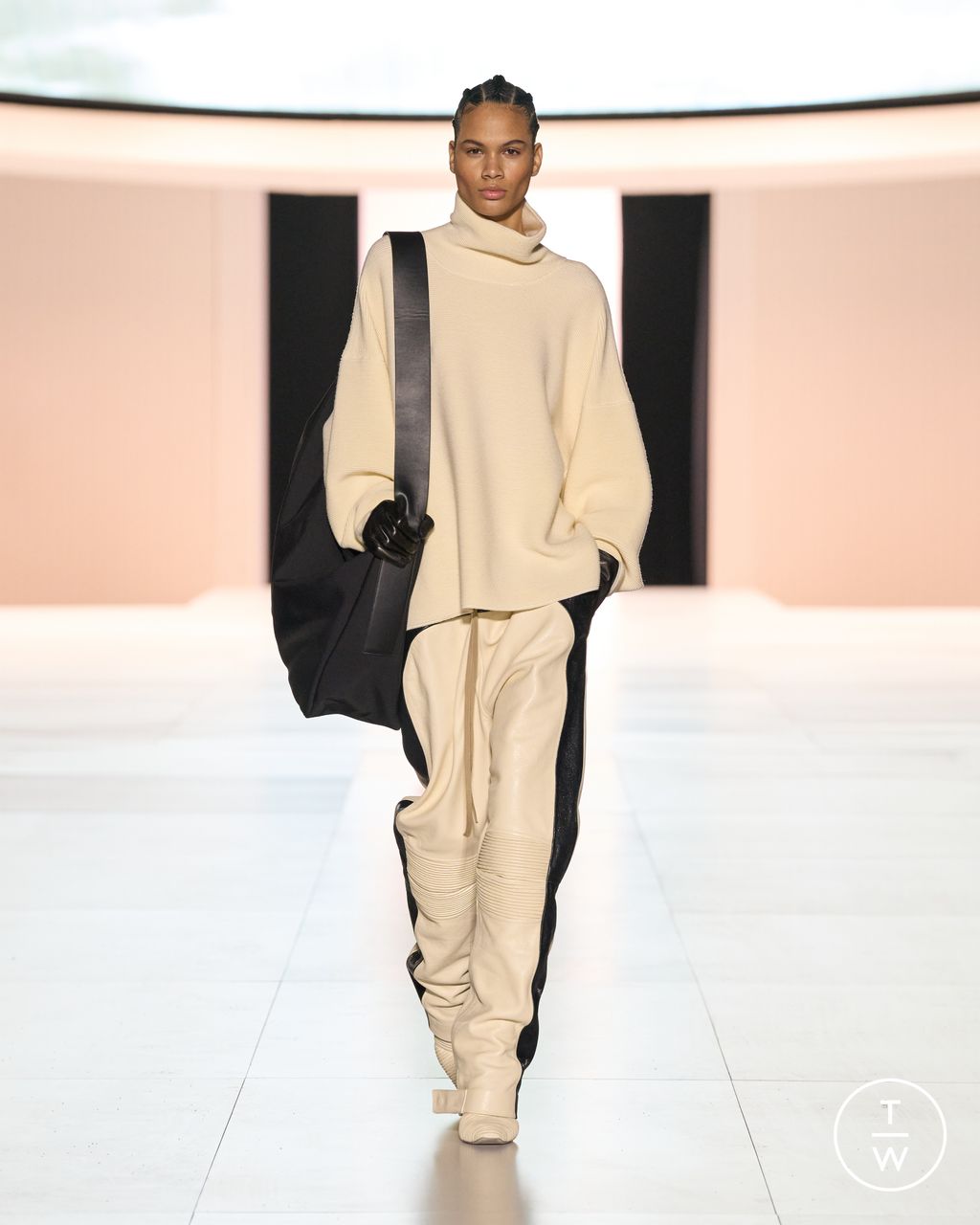 Fashion Week New York Fall/Winter 2023 look 26 from the Fear of God collection womenswear