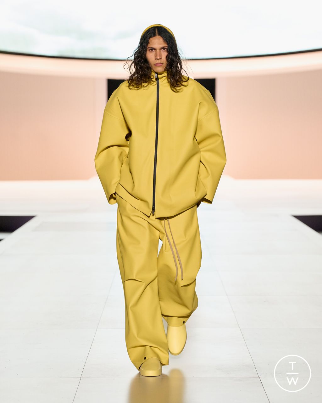 Fashion Week New York Fall/Winter 2023 look 27 from the Fear of God collection 女装