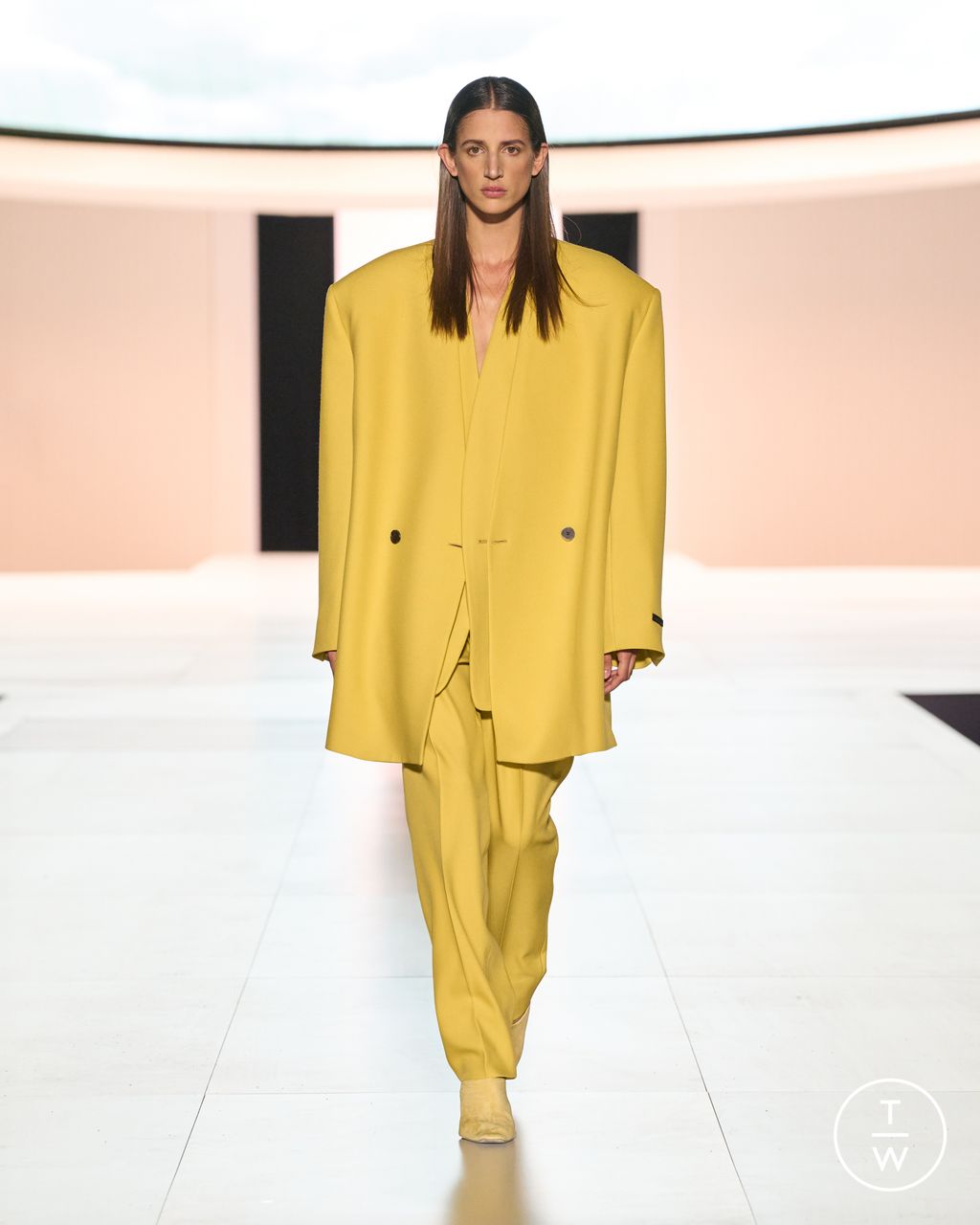 Fashion Week New York Fall/Winter 2023 look 28 from the Fear of God collection womenswear