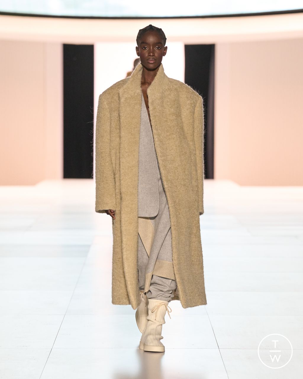 Fashion Week New York Fall/Winter 2023 look 29 from the Fear of God collection womenswear