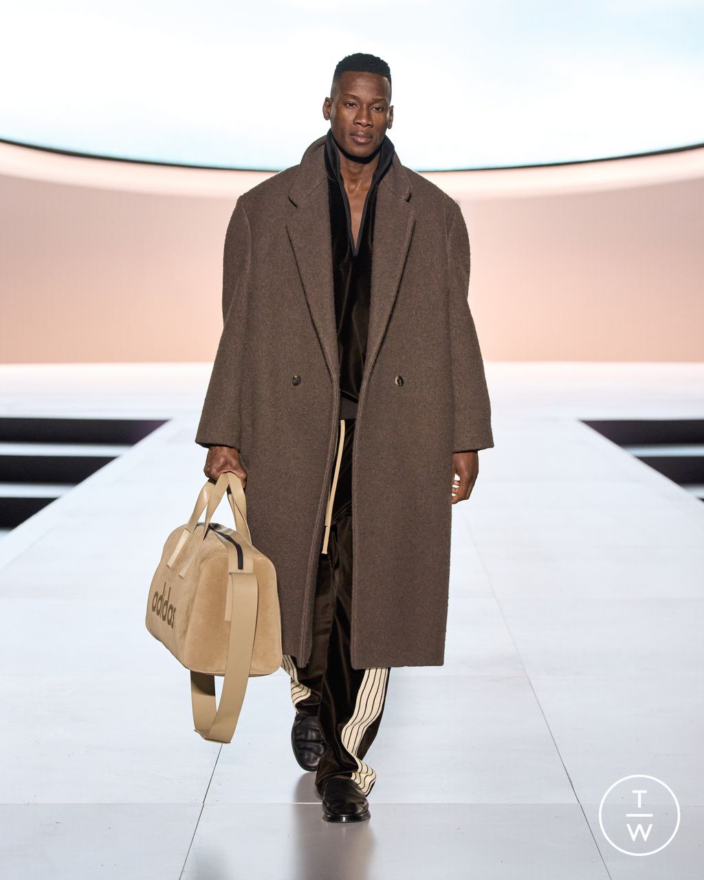 Fashion Week New York Fall/Winter 2023 look 37 from the Fear of God collection womenswear