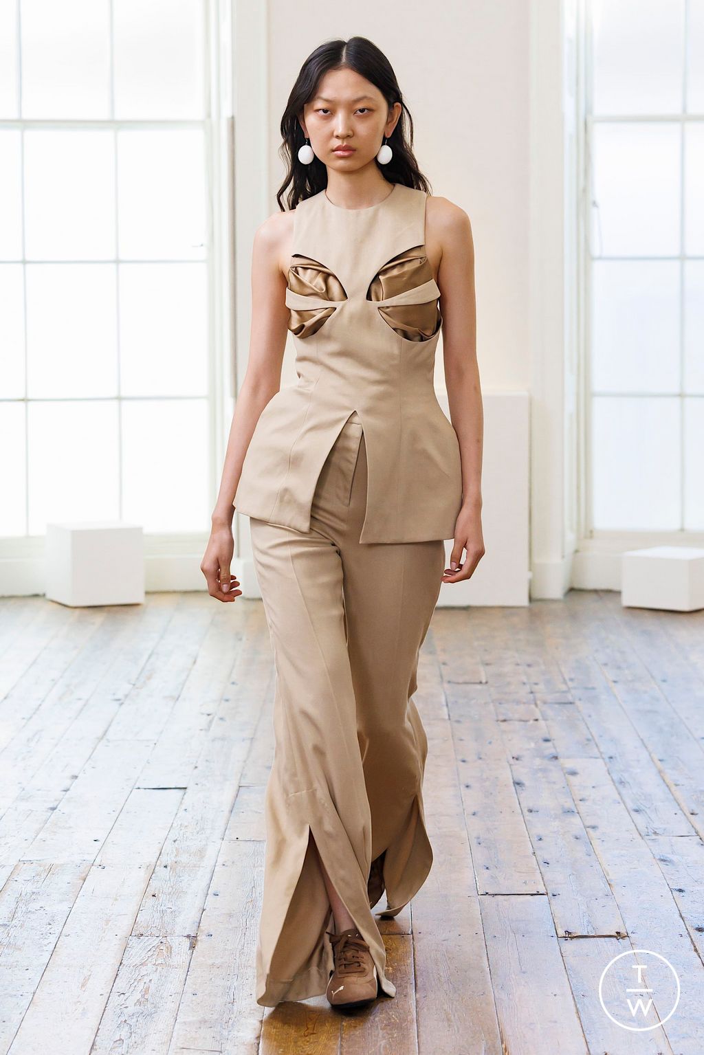 Fashion Week London Spring/Summer 2025 look 21 from the Feben collection womenswear