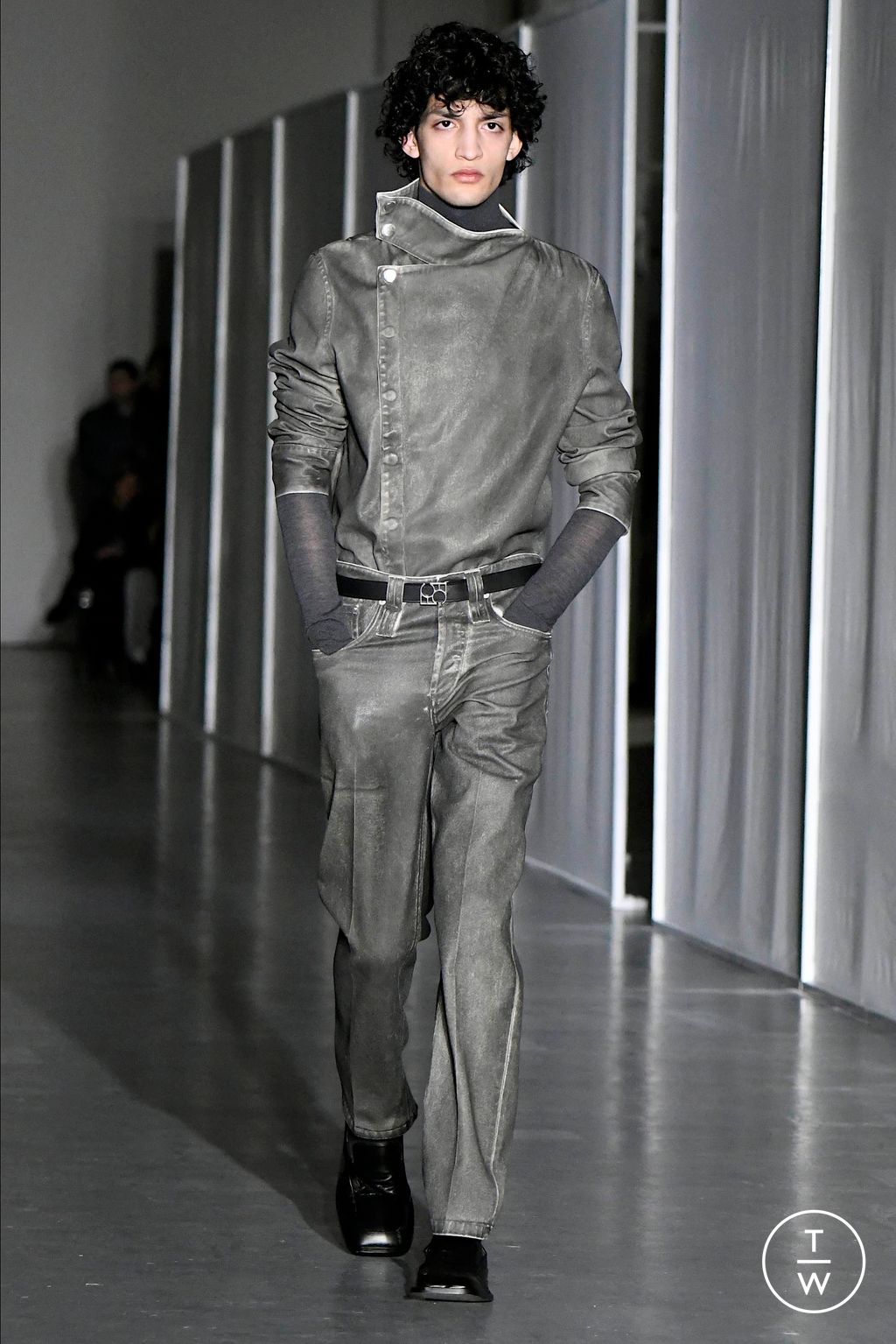 Fashion Week Milan Fall/Winter 2024 look 21 de la collection Federico Cina menswear