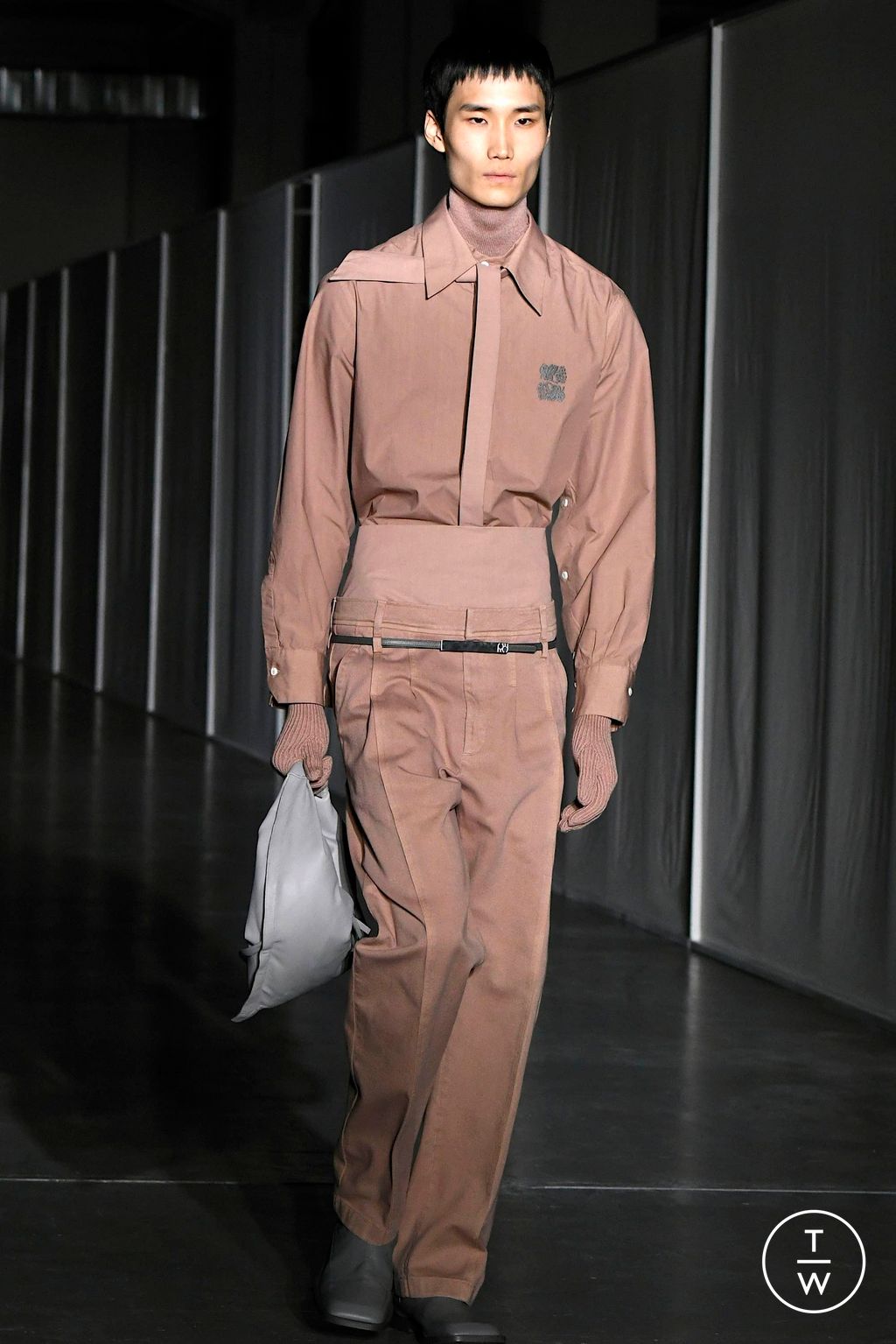 Fashion Week Milan Fall/Winter 2024 look 25 de la collection Federico Cina menswear