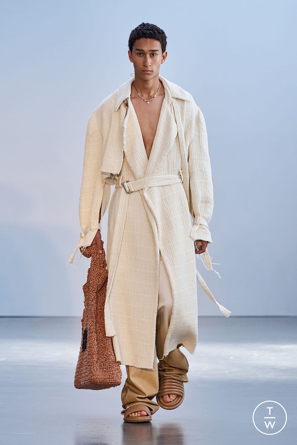 Fashion Week Milan Spring/Summer 2023 look 1 de la collection Federico Cina menswear