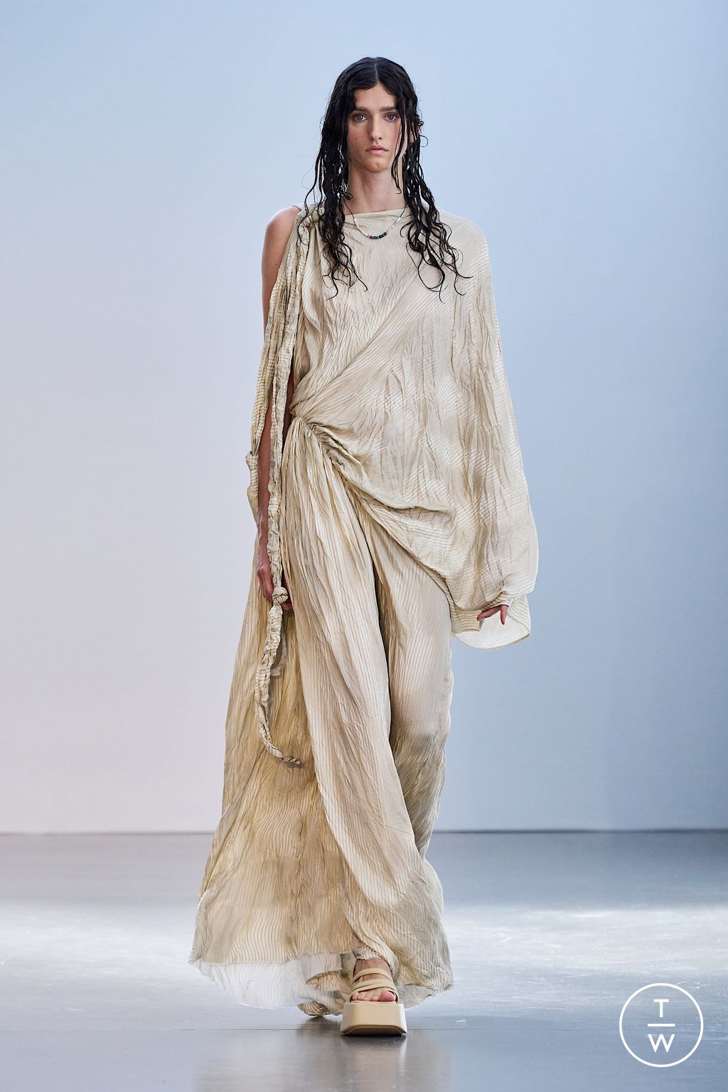 Fashion Week Milan Spring/Summer 2023 look 3 de la collection Federico Cina menswear