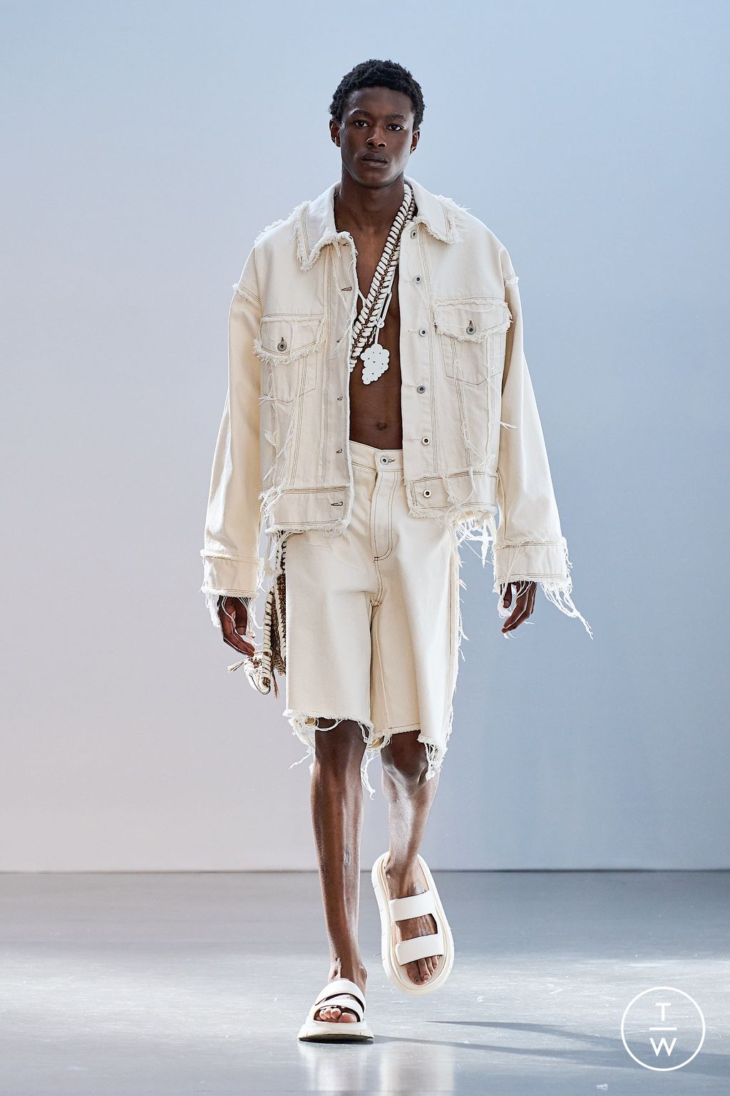 Fashion Week Milan Spring/Summer 2023 look 9 de la collection Federico Cina menswear