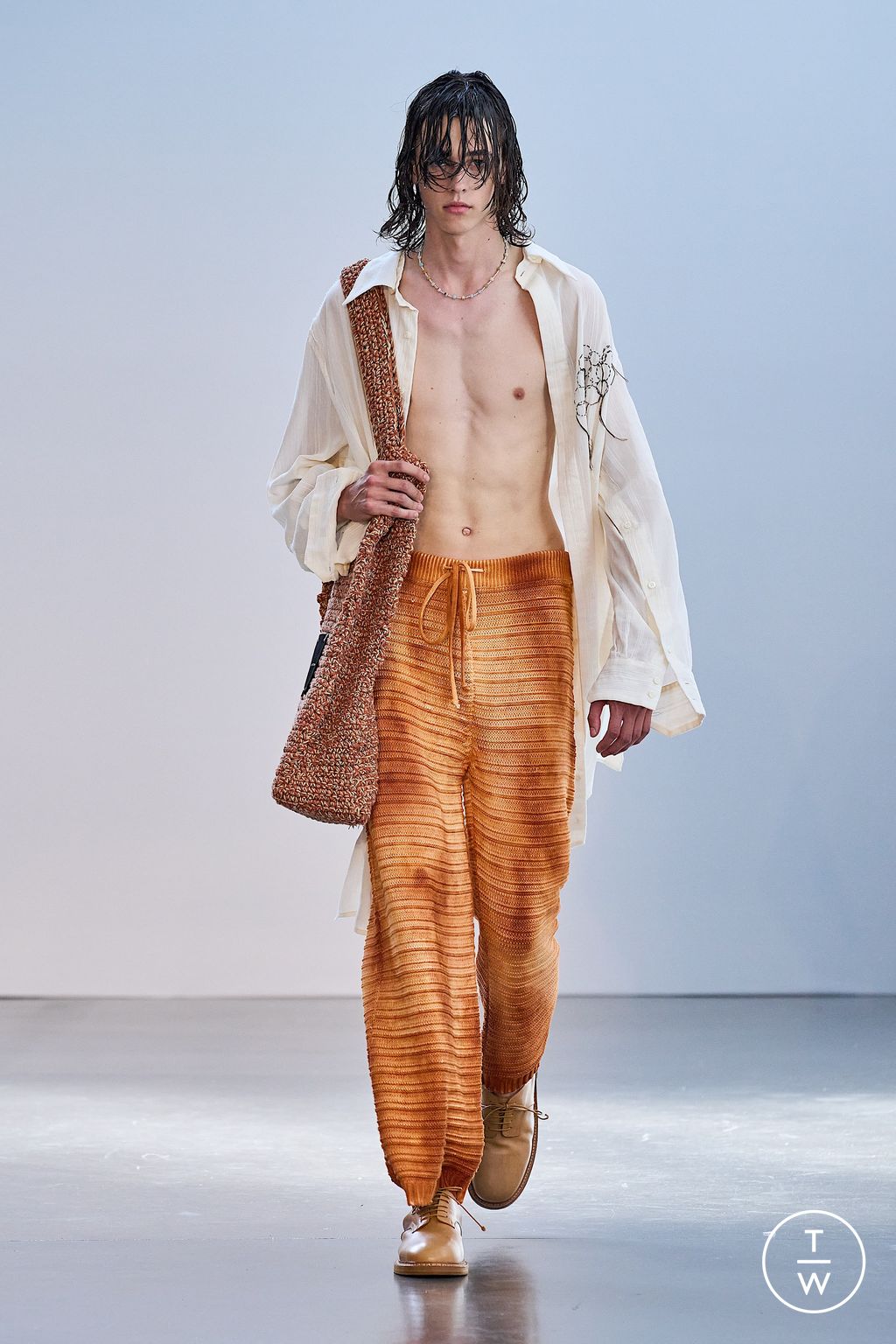 Fashion Week Milan Spring/Summer 2023 look 20 de la collection Federico Cina menswear
