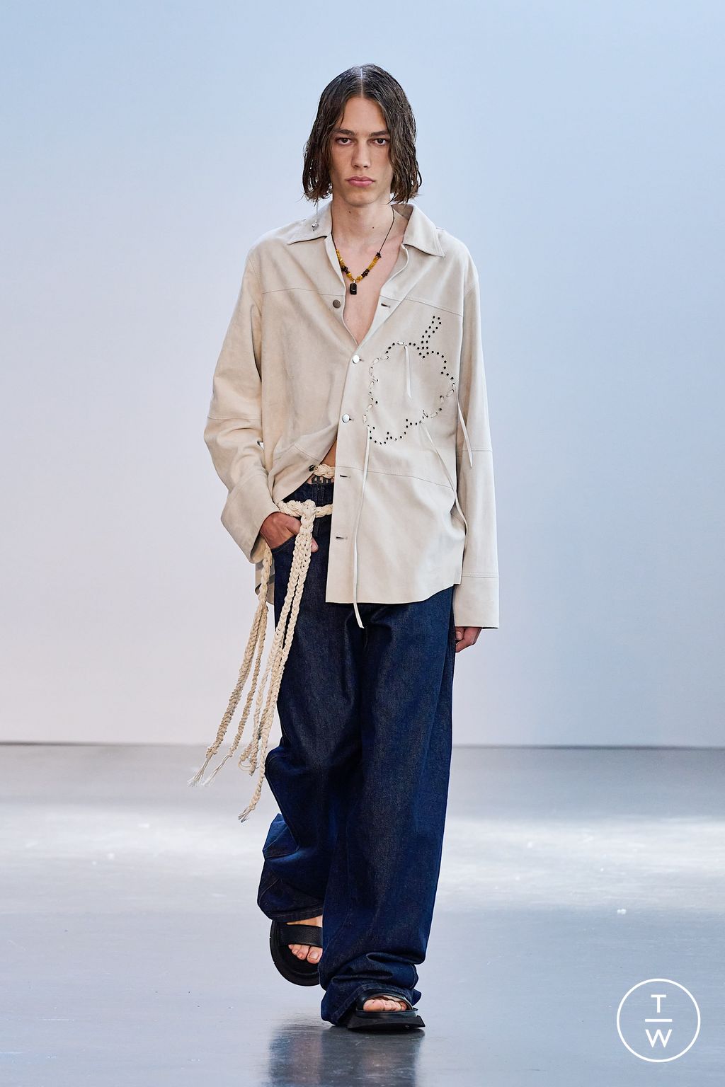 Fashion Week Milan Spring/Summer 2023 look 30 de la collection Federico Cina menswear